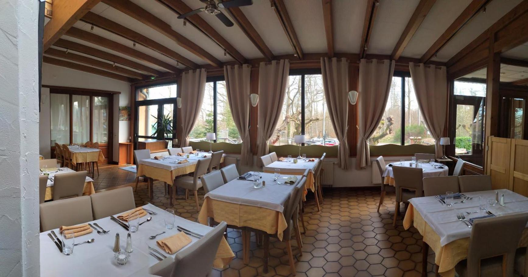 Logis Hotel Notre-Dame - Restaurant Ouvert Midi Et Soir Sauf Dimanche Soir Danne-et-Quatre-Vents Esterno foto